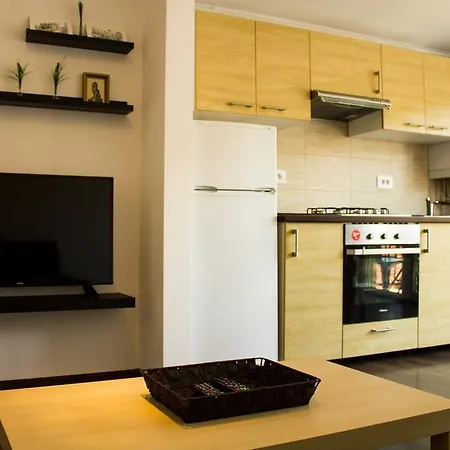 Avram Iancu Private Apartment With Ac-3